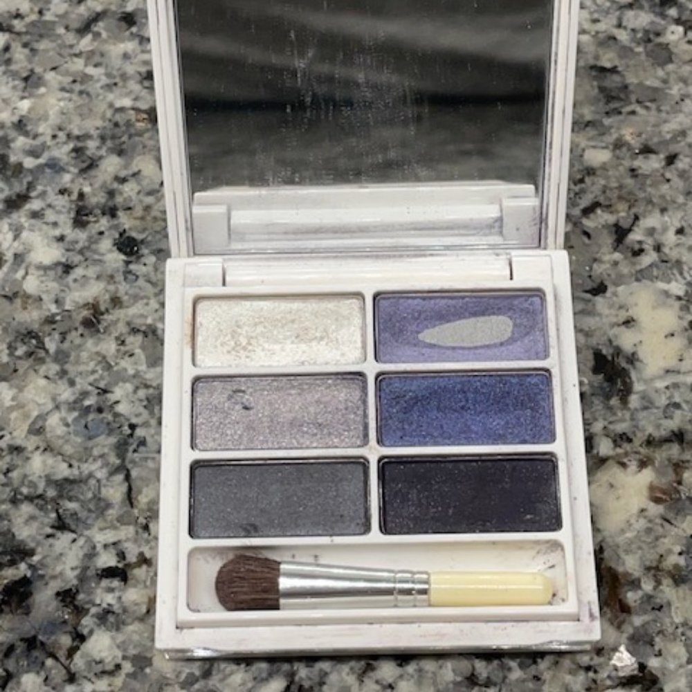 MAC Snowglobe eye shawdow / cool